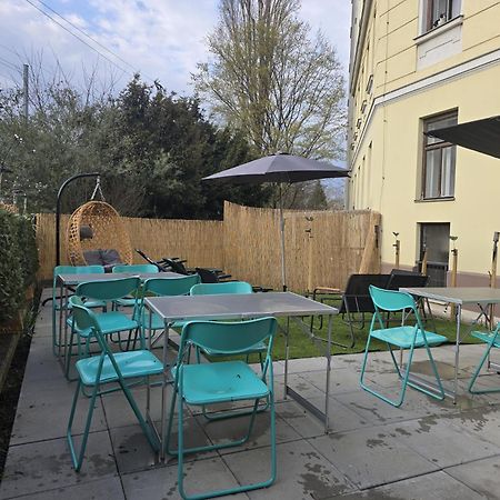 Loevly Shared 6Br With Garden Near Danube & Millenium City Wien Exteriör bild