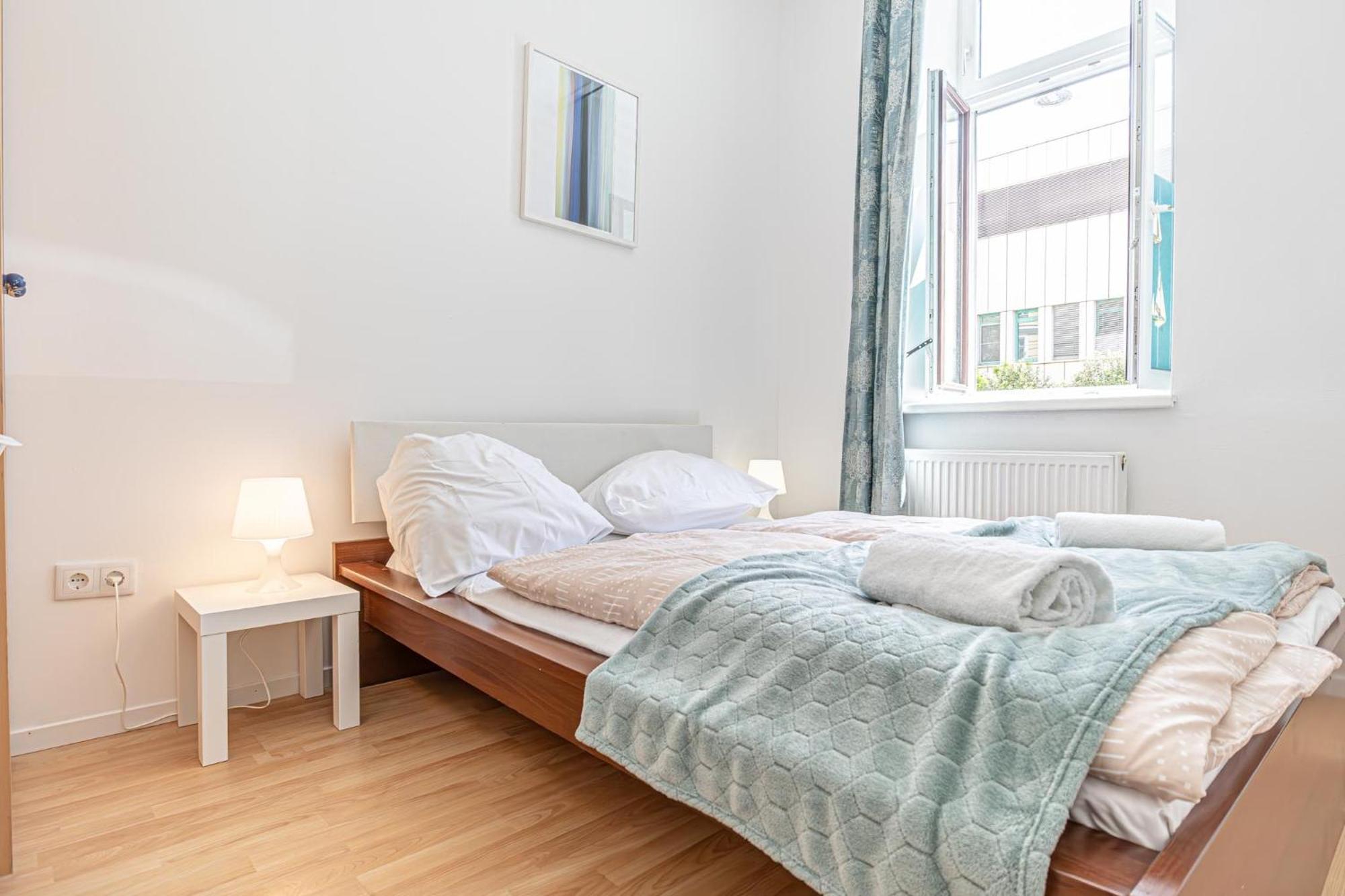 Loevly Shared 6Br With Garden Near Danube & Millenium City Wien Exteriör bild