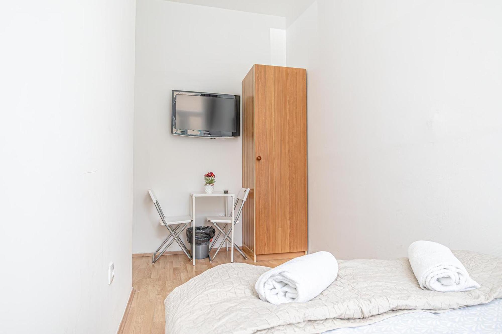 Loevly Shared 6Br With Garden Near Danube & Millenium City Wien Exteriör bild