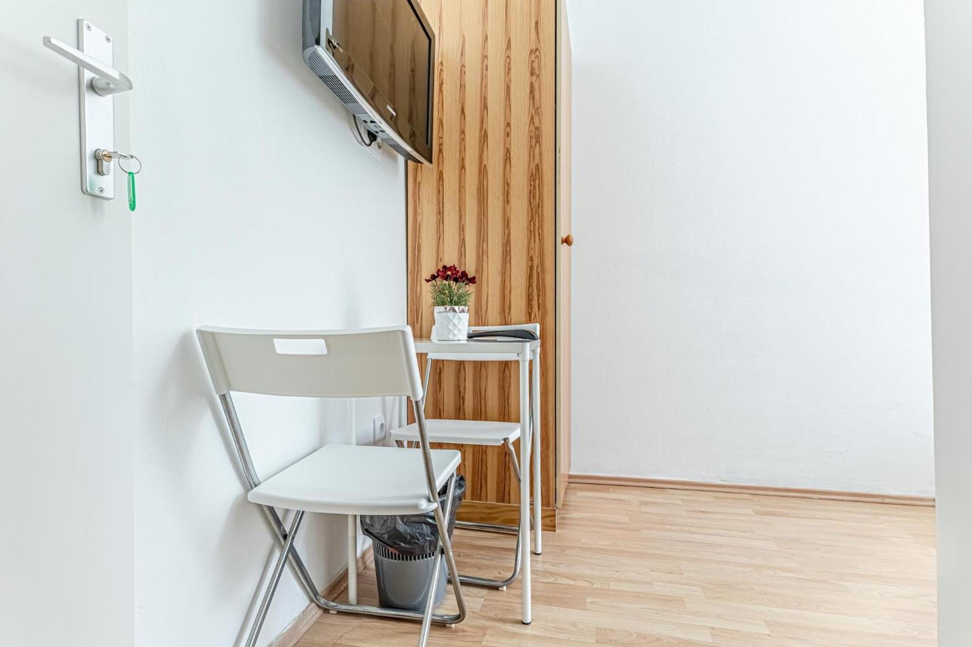 Loevly Shared 6Br With Garden Near Danube & Millenium City Wien Exteriör bild