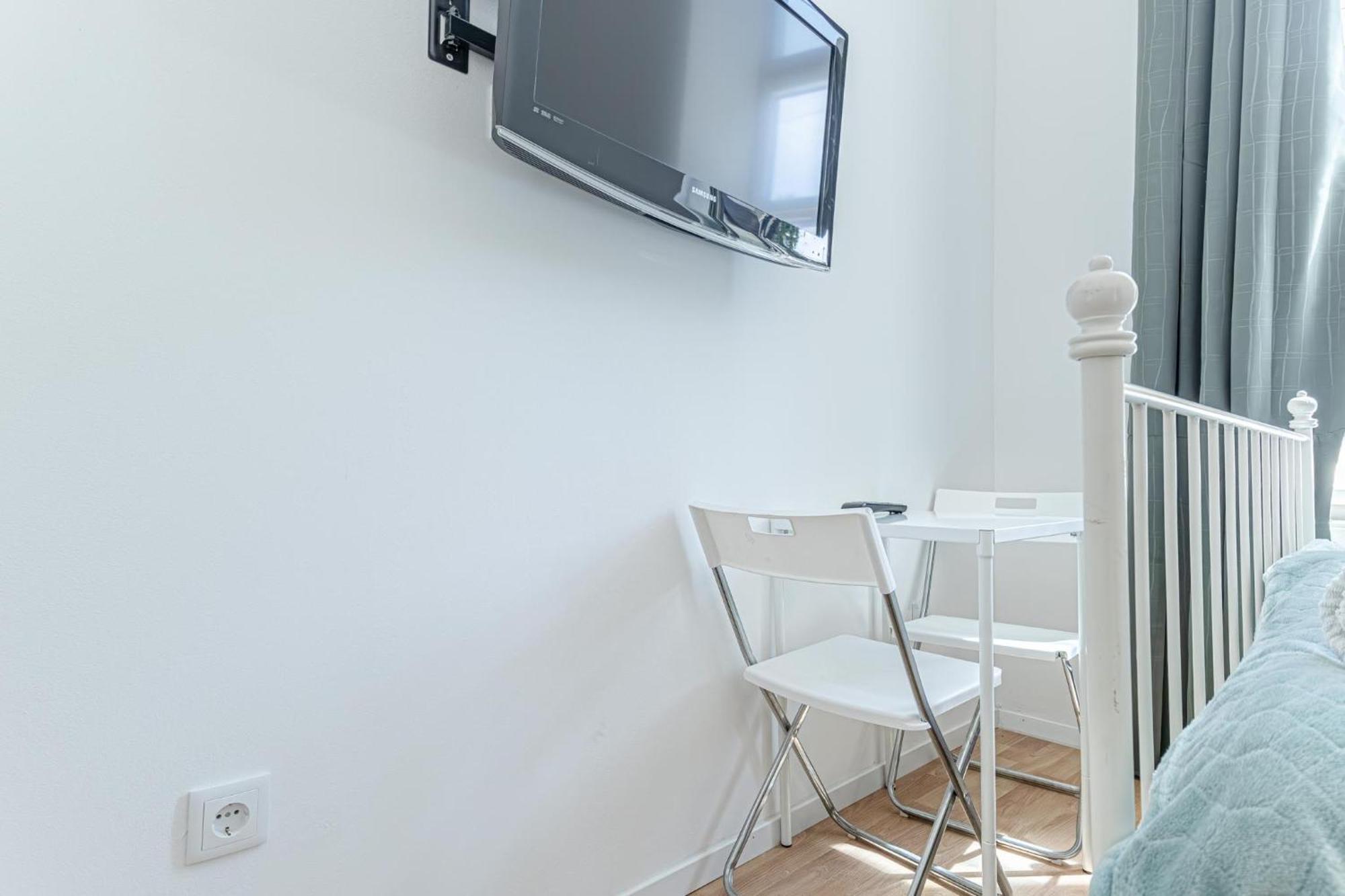 Loevly Shared 6Br With Garden Near Danube & Millenium City Wien Exteriör bild