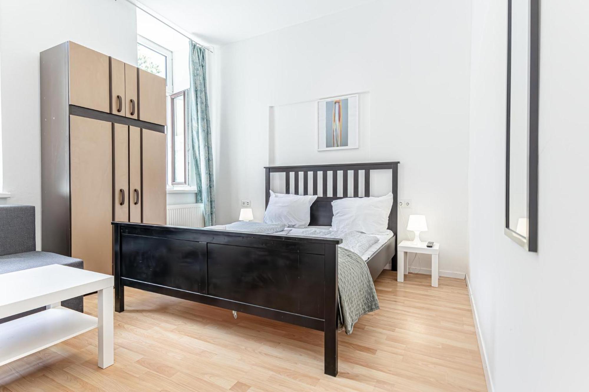 Loevly Shared 6Br With Garden Near Danube & Millenium City Wien Exteriör bild