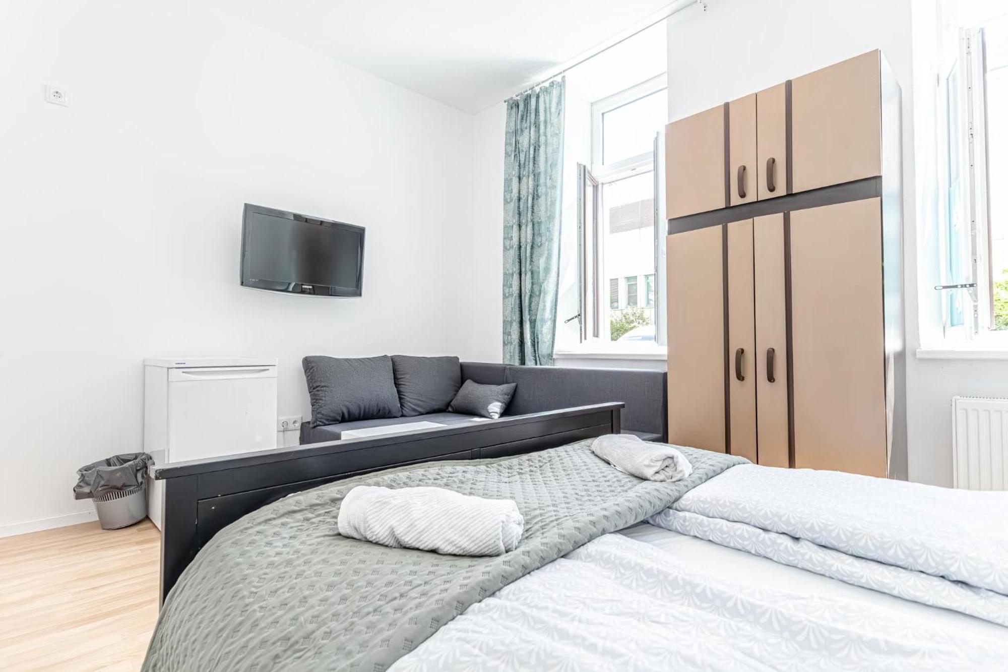 Loevly Shared 6Br With Garden Near Danube & Millenium City Wien Exteriör bild