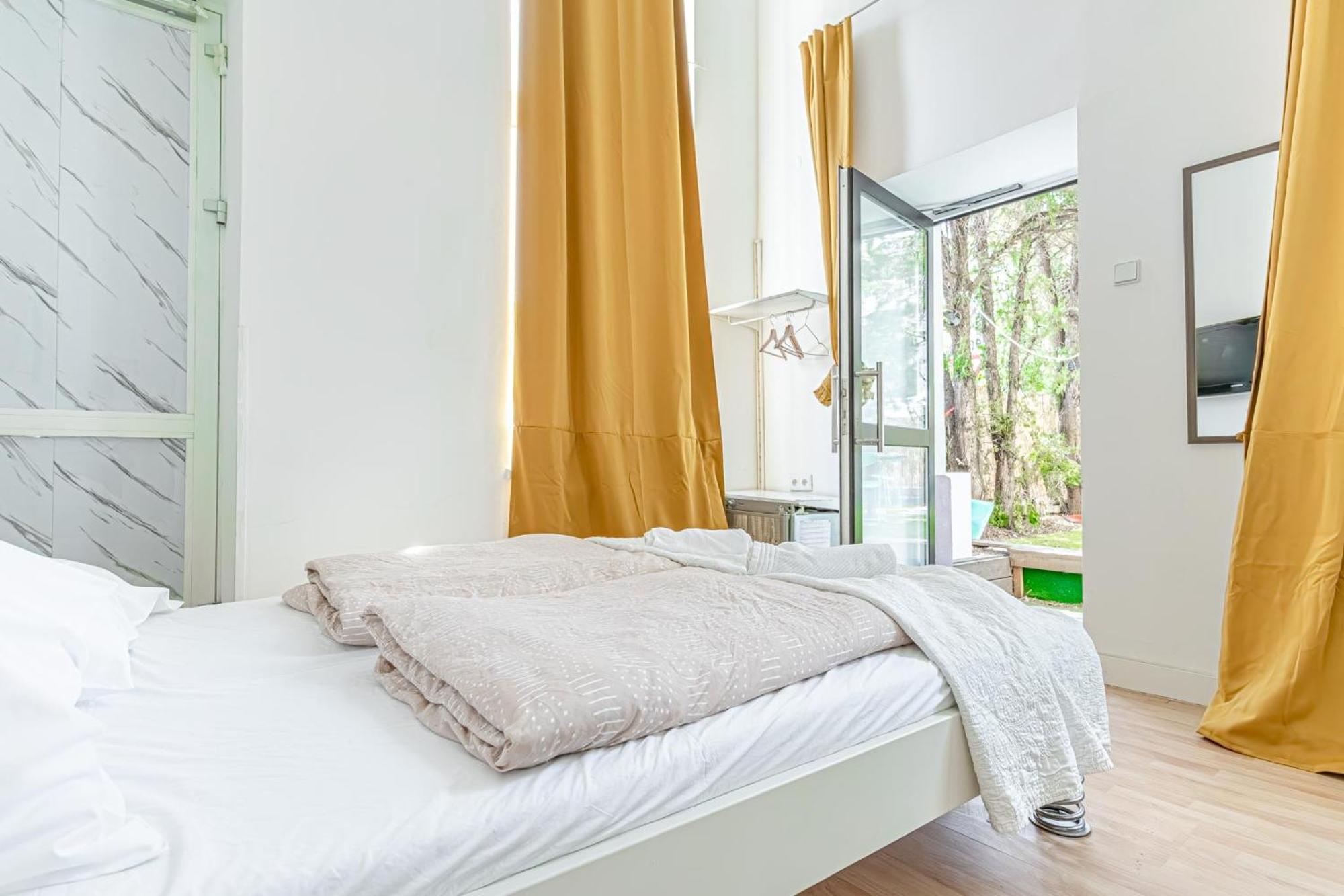 Loevly Shared 6Br With Garden Near Danube & Millenium City Wien Exteriör bild