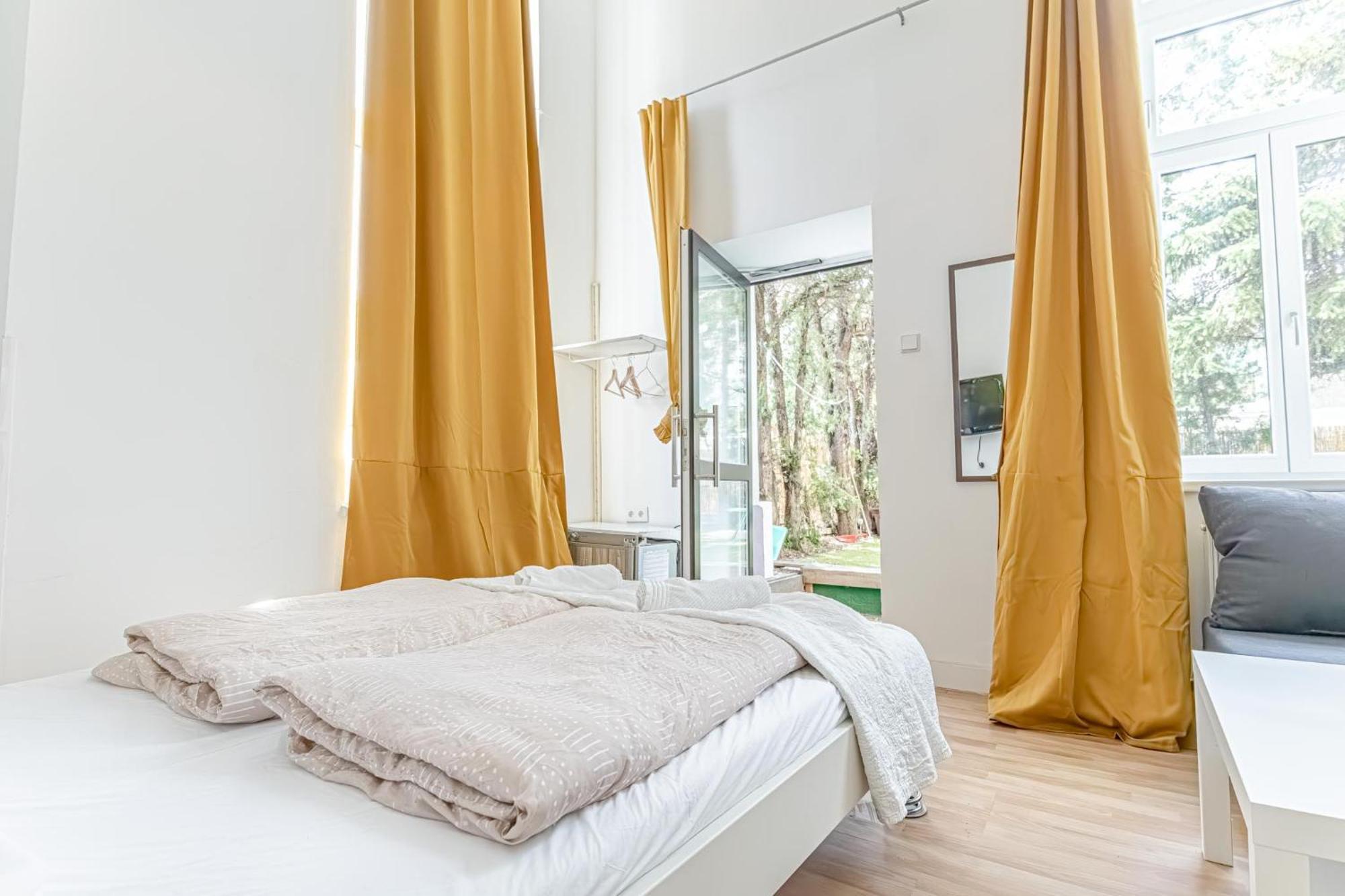 Loevly Shared 6Br With Garden Near Danube & Millenium City Wien Exteriör bild
