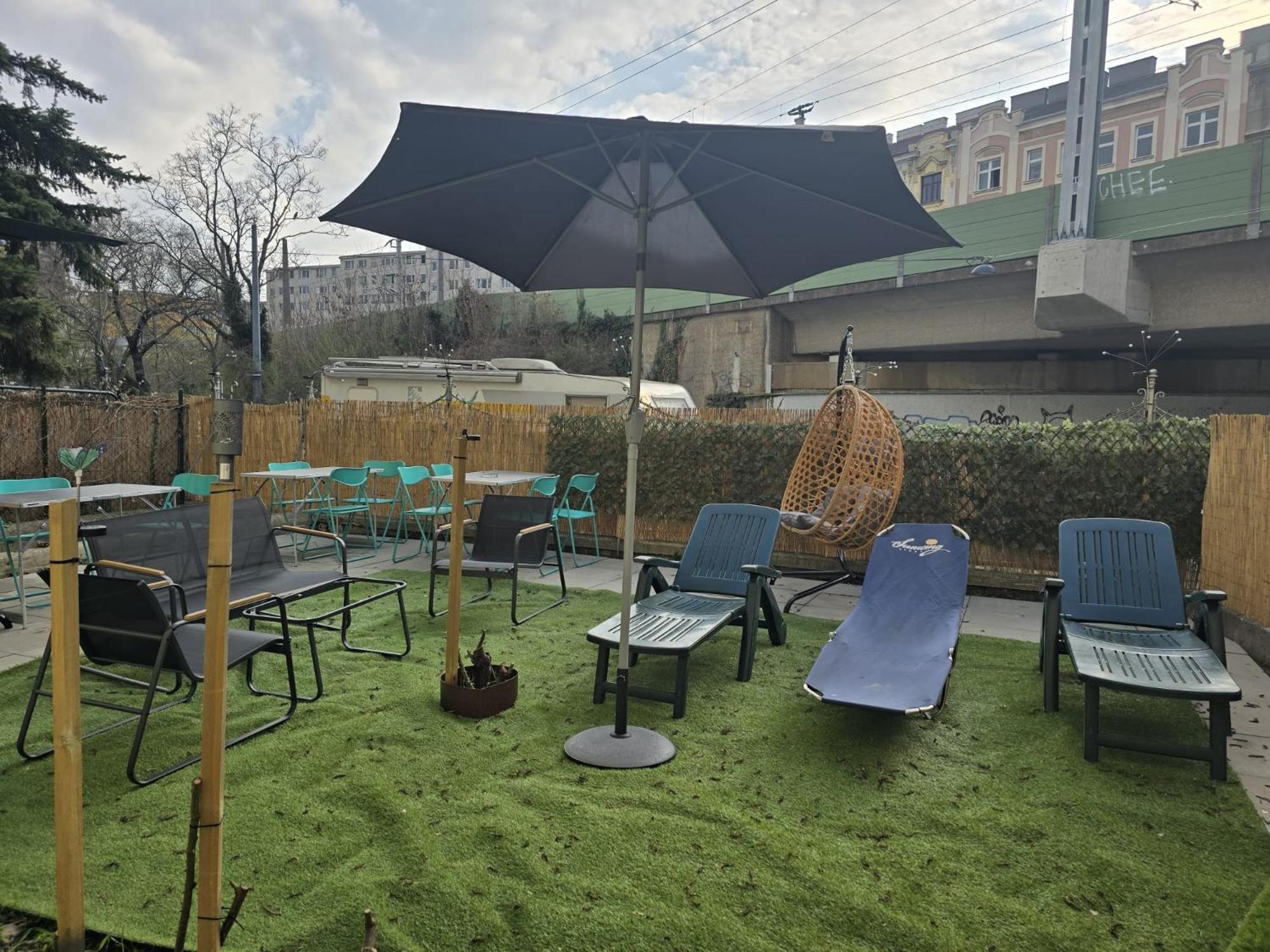 Loevly Shared 6Br With Garden Near Danube & Millenium City Wien Exteriör bild